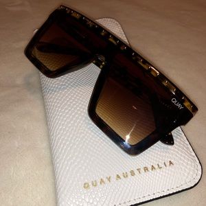 BRAND NEW QUAY Hindsight sunglasses